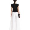 KOURBELA FOCUS ON DETAILS V-NECK TOP
