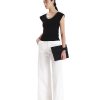 KOURBELA FOCUS ON DETAILS V-NECK TOP