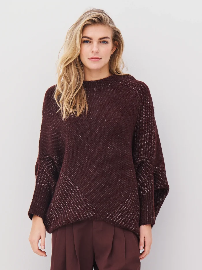 NU AMIA KNIT PONCHO
