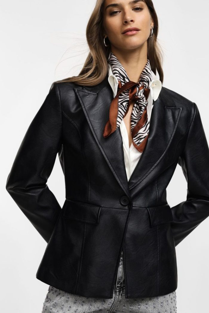 PLEASE FAUX LEATHER BLAZER J0LHHA4000