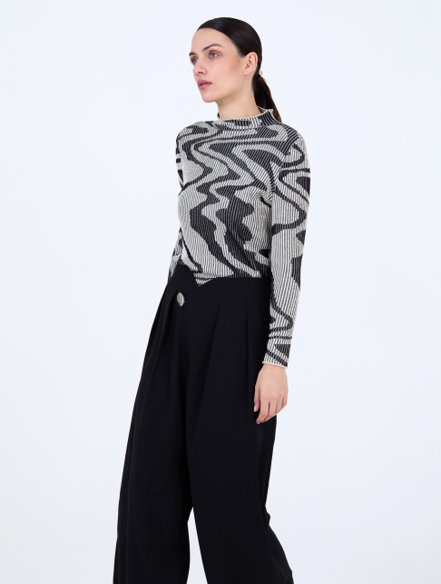 SKATIE PLATED SWEATER WITH WAVES