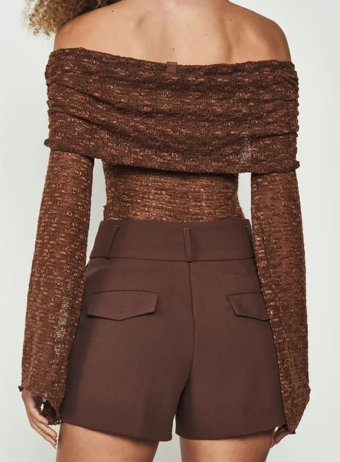 COLCCI SLIM OFF-THE-SHOULDER BLOUSE