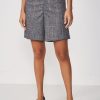 COLCCI TAILORED STRAIGHT PLAID BERMUDA  SHORTS  FEET WITH BLAZER