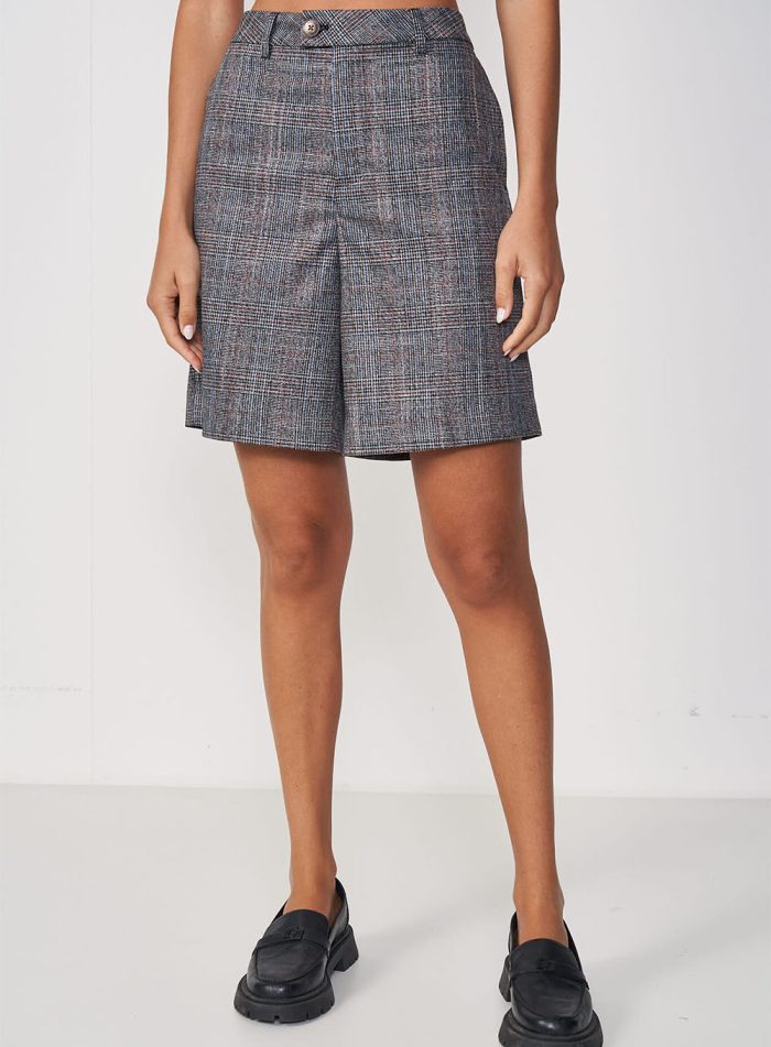 COLCCI TAILORED STRAIGHT PLAID BERMUDA  SHORTS  FEET WITH BLAZER