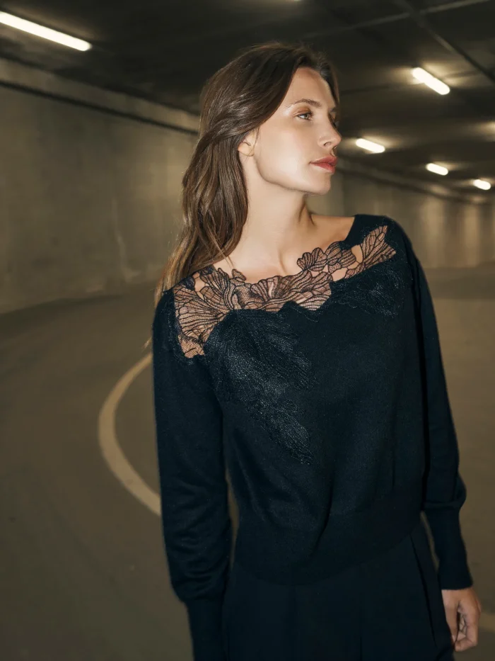 NU BOBBI KNIT BLOUSE