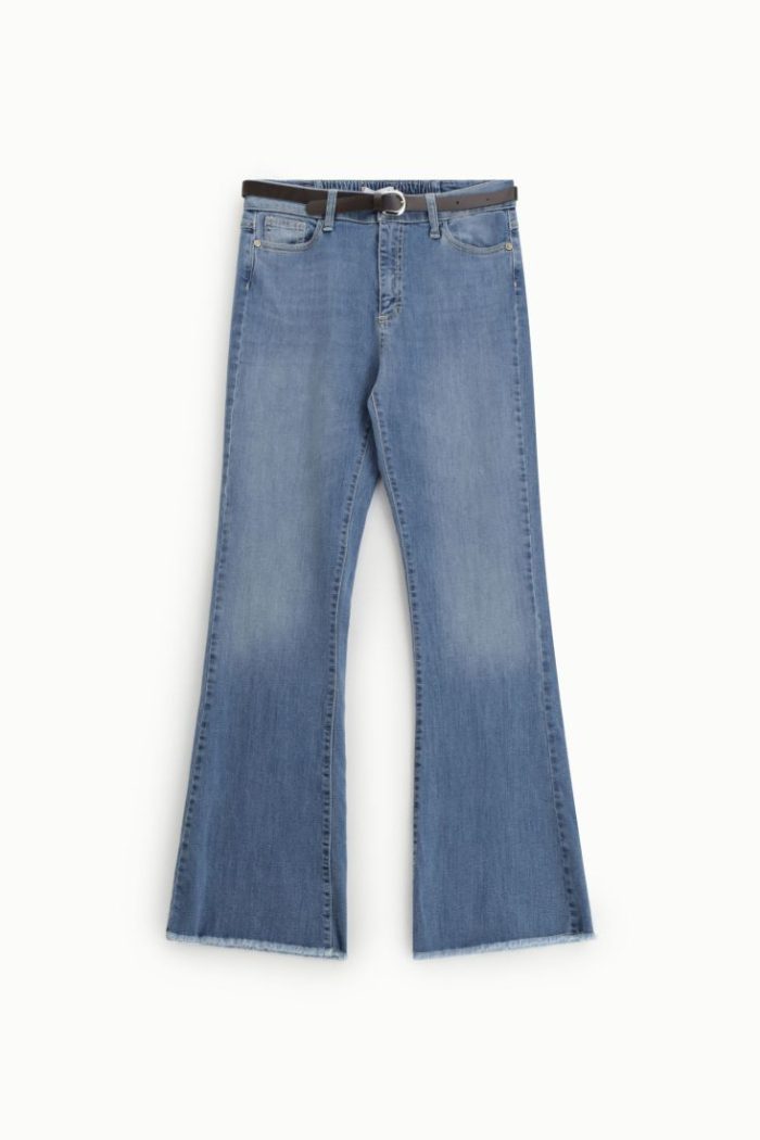 01670_P3NPDFDERH_F PLEASE BOOT-CUT JEANS WITH FRAYED HEM AND BELT