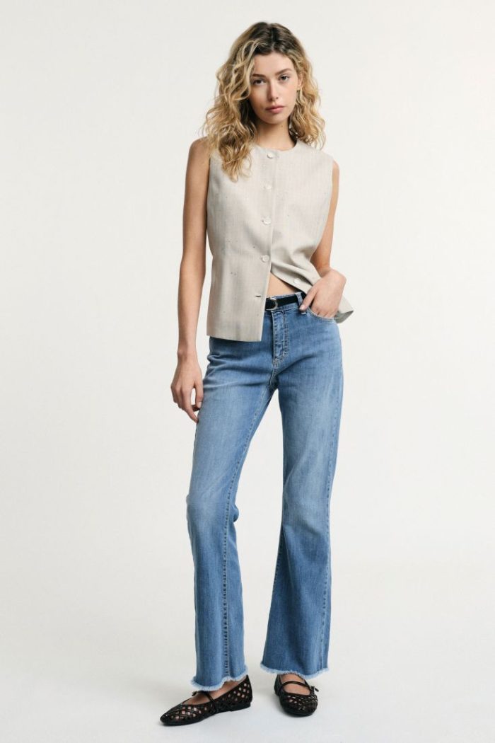 01670_P3NPDFDERH_IF PLEASE BOOT-CUT JEANS WITH FRAYED HEM AND BELT