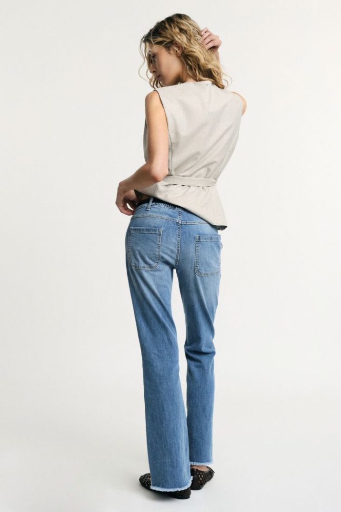 01670_P3NPDFDERH_IR PLEASE BOOT-CUT JEANS WITH FRAYED HEM AND BELT