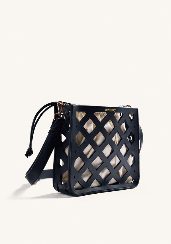 78265_NEGRO_02_ec664dcd-bf0b-4688-a2df-111edcac2f6e GIOSEPPO CUT-OUTS BUCKET BAG TACURONG