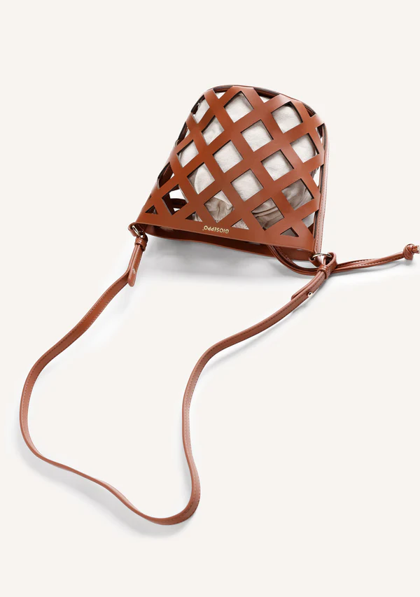 GIOSEPPO CUT-OUTS BUCKET BAG TUKUYU