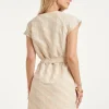Zomerse-Jurk-Met-Taillelint-En-Diagonale-Print-Sand-Dark-Sand-6 SMASHED LEMON DRESS WITH WAISTBAND AND DIAGONAL PRINT