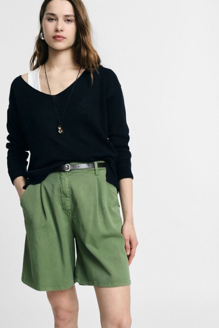 PLEASE REGULAR FIT SHORTS WITH PLEATS AND BELT