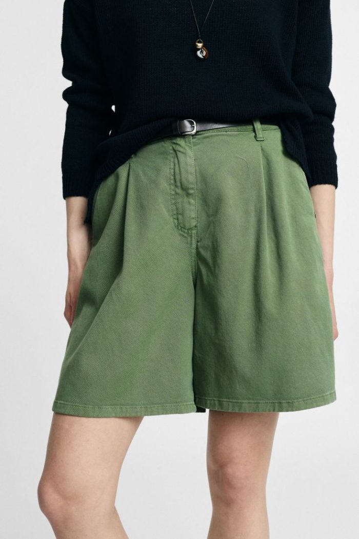PLEASE REGULAR FIT SHORTS WITH PLEATS AND BELT