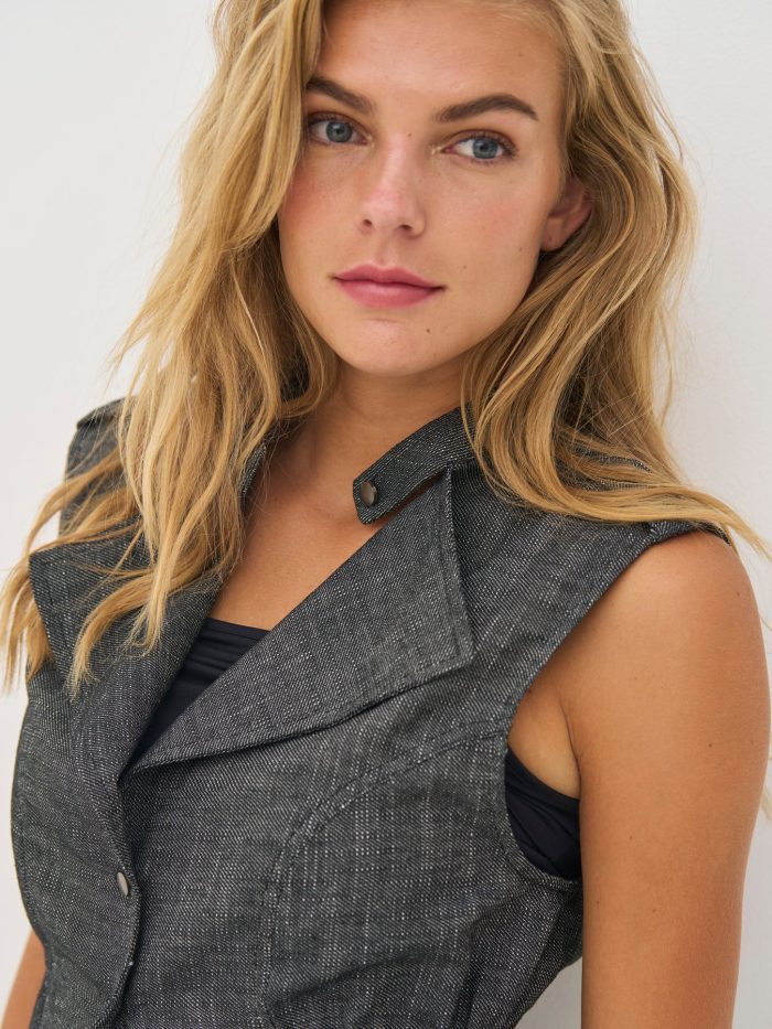 NU DAVIA VEST