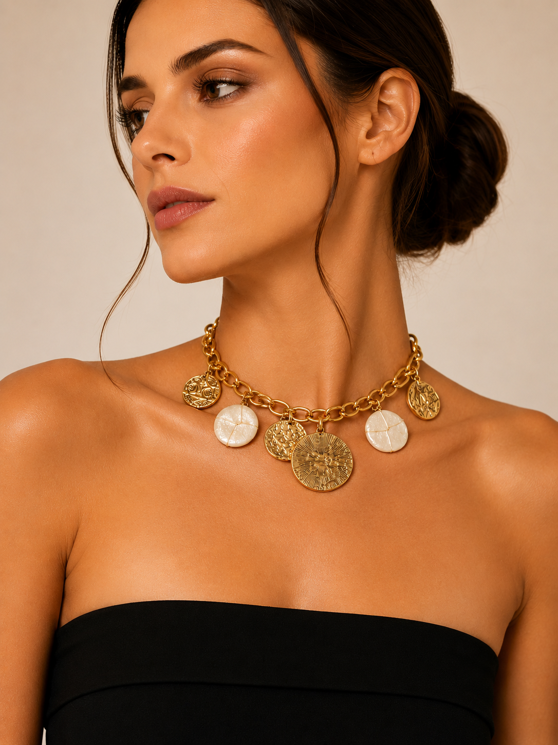 KOLIE 3A CHARM NECKLACE GOLD -IVORY PEDAND